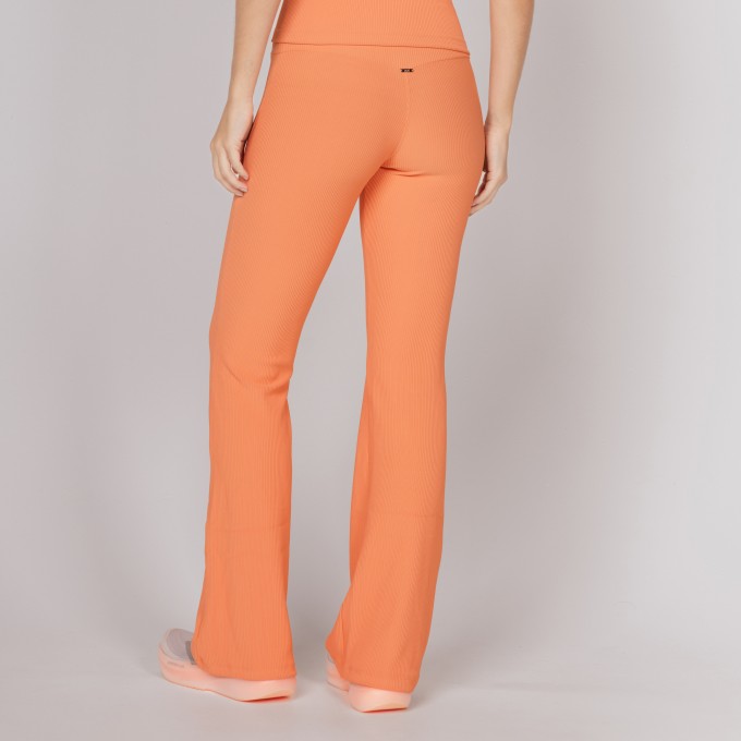 Calça Flare Canelada Damasco Essential