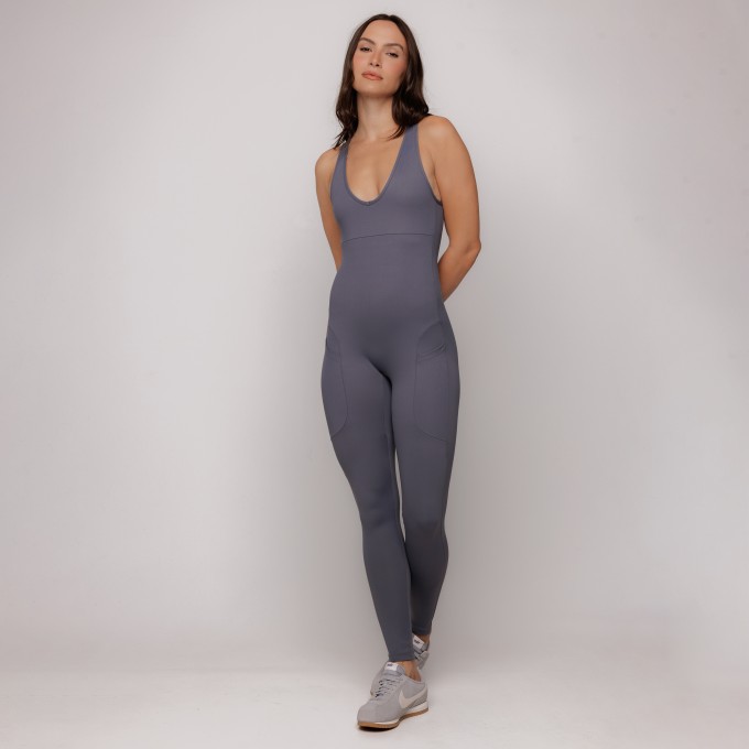 Macacão Essence Performance Cinza Chumbo Timeless