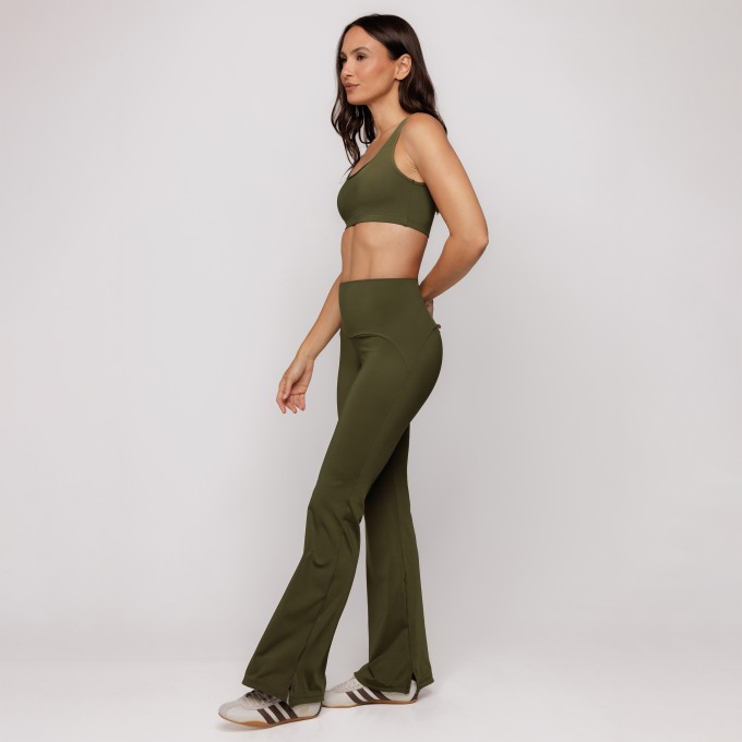 Calça Flare Essence Verde Oliva Timeless