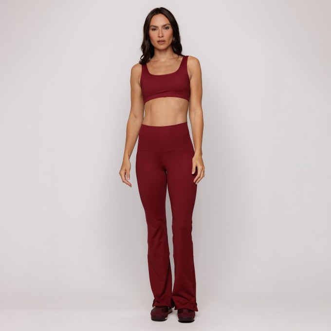 Calça Flare Essence Bordô Timeless