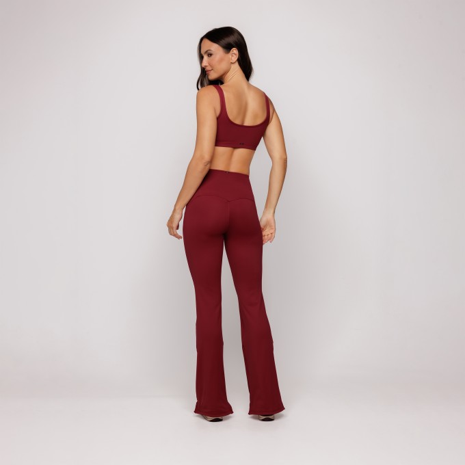 Calça Flare Essence Bordô Timeless