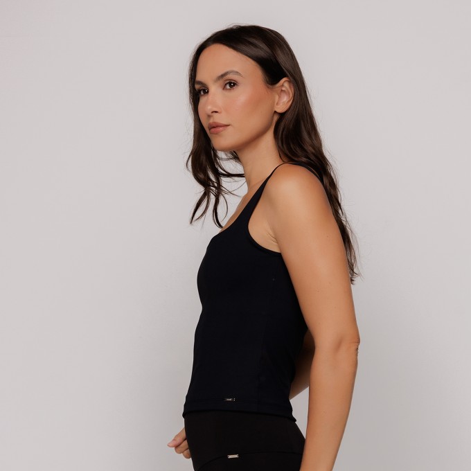 Top Alongado Preto Timeless