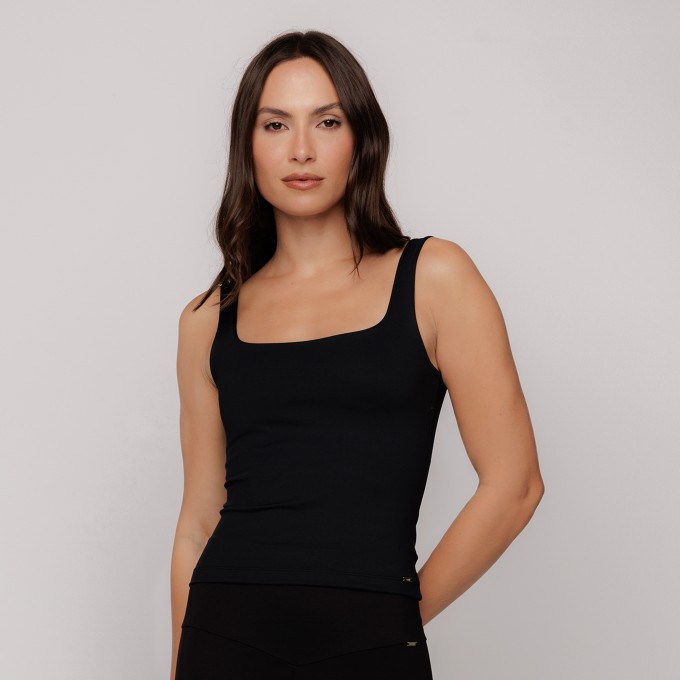 Top Alongado Preto Timeless